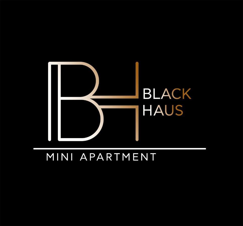 Blackhaus Young Mini Salonicco Esterno foto